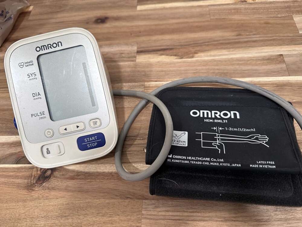 Omron 5 Series Upper Arm Blood Pressure Monitor Model BP742N HEM-7131-Z